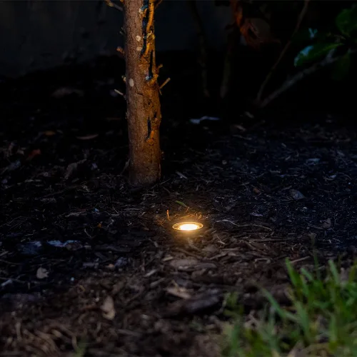 Vista 5 de VOLT Mini luz de grado IP68 impermeable 3 en 1 de 12 V con parte superior de latón (bronce) para iluminación de paisaje de bajo voltaje de camino