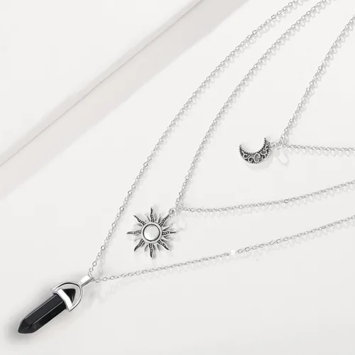 Vista 6 de Collar gótico de sol y luna para mujer, collares con colgante de cristal, accesorios Y2K, collar de luna creciente en capas para mujer, collar