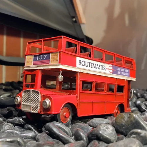 Vista 2 de Modelo de autobús turístico de dos pisos vintage de Londres