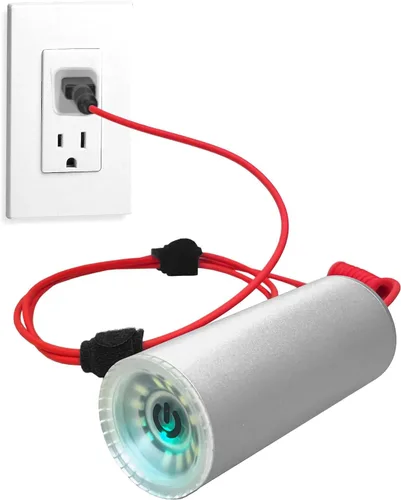 Vista 5 de Voltaic Systems Shine linterna LED 3 en 1, linterna de emergencia recargable de 10,050mAh, banco de energía portátil. Más de 100 horas de duración