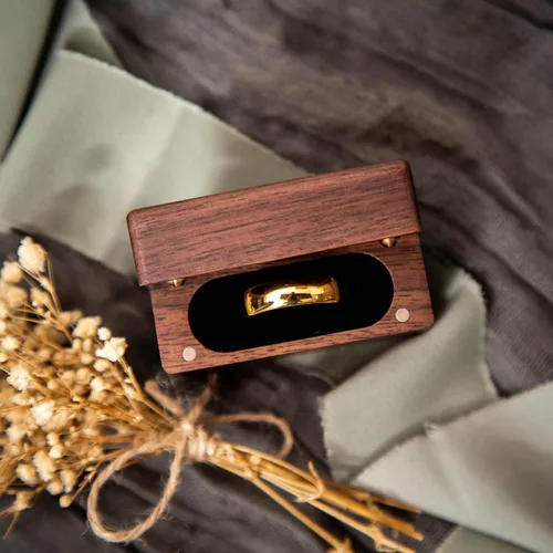 Vista 17 de MUUJEE Grow Old With Me Engraved Wooden Ring Box, Slim Engagement Proposal Ring Holder, Wedding Ceremony Ring Bearer Box, Fiance Gift Ideas