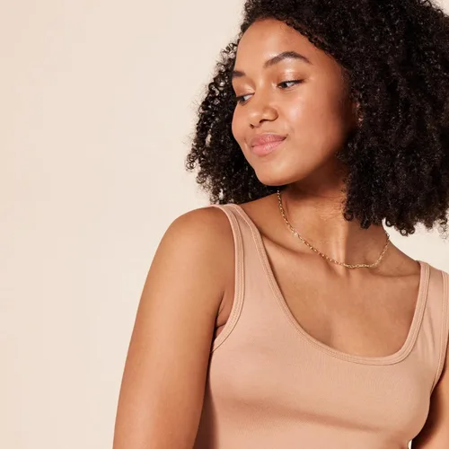 Vista 5 de Tienda Essentials Camiseta de tirantes ajustada para mujer, paquete de 2