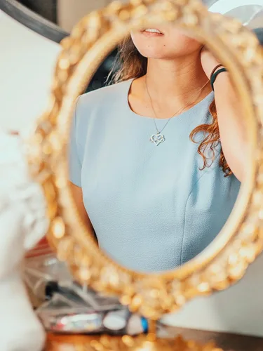 Vista 9 de Sash & Soph Collar de corazón infinito para mujer, collar de corazón de plata de ley 925 para novia, colgante de corazón de amor en cadena de 18