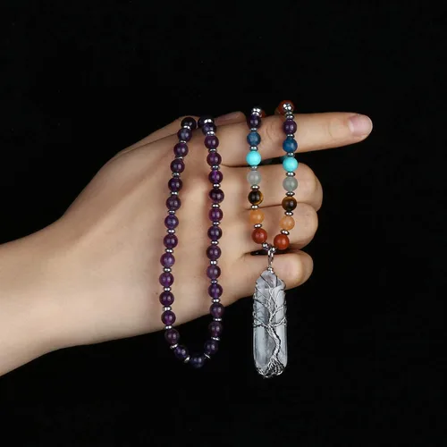 Vista 3 de Jovivi Collar de cristales curativos naturales de 7 chakras envuelto en alambre de cuarzo transparente colgante de árbol de la vida curativo