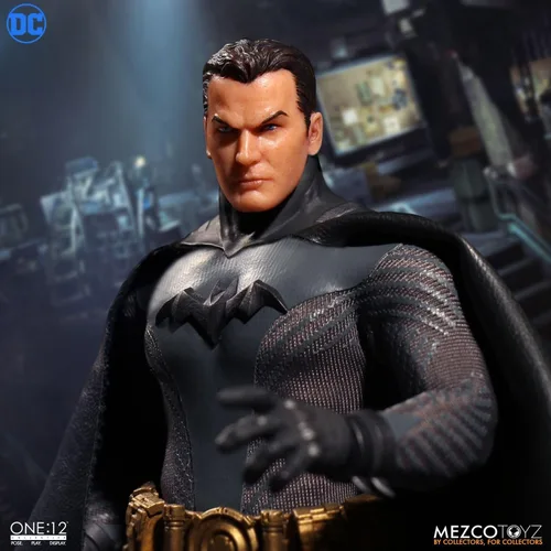 Vista 6 de Mezco Toys One:12 Collective: DC Ascending Knight Batman Figura de acción