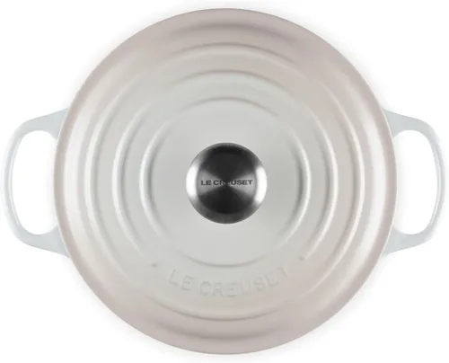 Vista 2 de Le Creuset Horno holandés redondo de hierro fundido esmaltado, 4.5 cuartos de galón, merengue