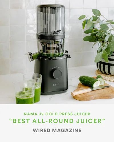 Vista 8 de NAMA J2 Extractor de jugo de prensado en frío – Autoalimentación para operación sin manos con tolva de boca ancha para carga de receta completa Negro