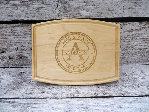 Vista 4 de Tabla de cortar de madera personalizada - Nogal - Arce - 20 diseños