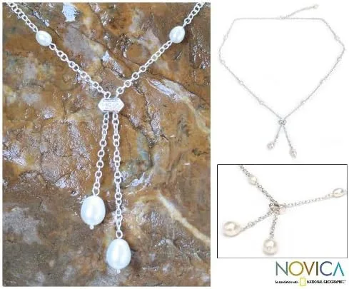Vista 2 de NOVICA Collar de lariat de perlas de agua dulce cultivadas a mano, plata de ley 925, circonita cúbica blanca Tailandia piedra natal nupcial