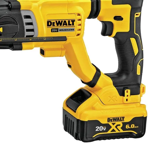 Vista 3 de DEWALT Martillo giratorio máximo de 20 V, kit SDS Plus, 1-1/8 pulgadas, inalámbrico (DCH263R2)