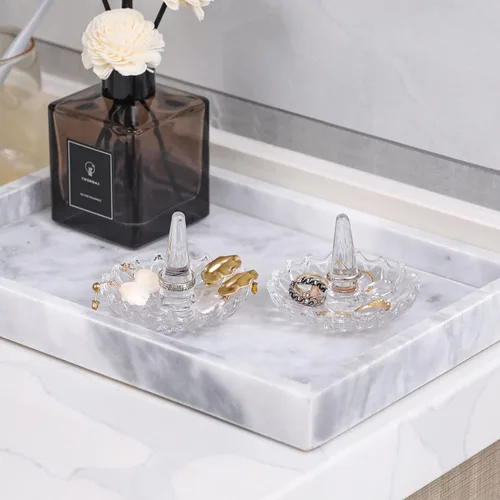 Vista 4 de MyGift Cono de cristal transparente con bandeja, soporte para anillo de boda de compromiso con diseño redondo de explosión de estrellas, plato