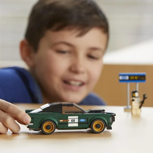 Vista 2 de LEGO Speed Champions 1968 Ford Mustang Fastback 75884 Kit de construcción (183 piezas)