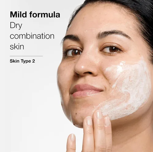 Vista 5 de Clinique All About Clean Liquid Facial Soap Mild Gentle Face Cleanser For Dry Combination Skin Type 2 Face Wash Step 1 in 3-Step Skin Care