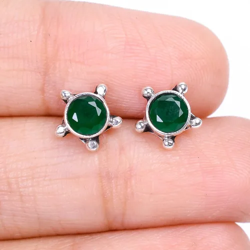 Vista 49 de Round Gemstone Stud Design 2