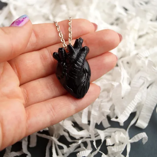 Vista 18 de Collar de corazón anatómico