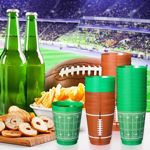 Vista 4 de Nuenen Juego de 24 tazas de plástico de fútbol de 16 onzas, juego de fiesta de fútbol con temática de rugby, taza esmerilada de plástico