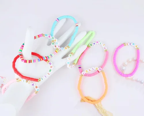 Vista 2 de Juego de 8 pulseras Karol G de la amistad para mujeres y niñas, Manana Sera Bonito Karol G Concierto trajes pulseras joyería para fans, Plástico