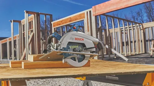 Vista 14 de Bosch GKS18V-26LB14 PROFACTOR 18V Blade-Left 7-1/4 Pulg. Kit de sierra circular con (1) batería de alto poder CORE18V 8 Ah