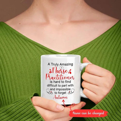 Vista 2 de Taza de enfermera practicante con nombre personalizado, regalo NP, taza de café para estudiante de enfermería, regalo médico personalizado