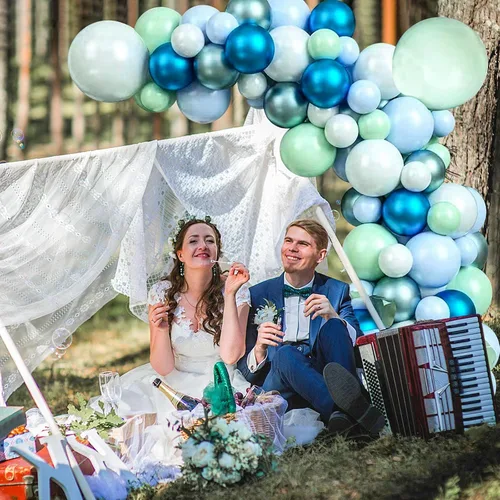 Vista 7 de Kit de guirnalda de globos de 125 piezas azul verde macarrón y globos azul metálico plateado para decoración de fiestas de cumpleaños, jubilación