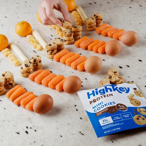 Vista 7 de HighKey Galletas con chispas de chocolate con proteínas, bajas en azúcar, alto en proteínas, paquete de 3, 2.25 onzas, galletas bajas