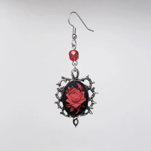 Vista 5 de Pendientes góticos de rosa roja rodeados de espinas con cuentas rojas, Metal