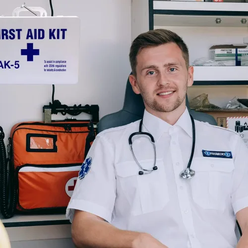 Vista 4 de Kit de emergencia de primeros auxilios Emergencias menores Cumple con ANSI Caja de plástico resistente a la intemperie GRAN TAMAÑO FAK-5