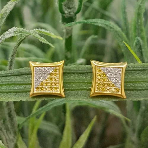Vista 4 de Dazzlingrock Collection Pendientes de tuerca con forma de cometa de 0,10 quilates (quilates) de diamante redondo blanco y amarillo de 110 quilates