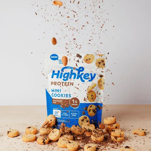 Vista 6 de HighKey Galletas con chispas de chocolate con proteínas, bajas en azúcar, alto en proteínas, paquete de 3, 2.25 onzas, galletas bajas