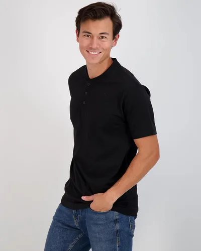 Vista 2 de Real Essentials Paquete de 3 camiseta Henley de manga corta y larga de algodón para hombre, ropa deportiva de alto rendimiento