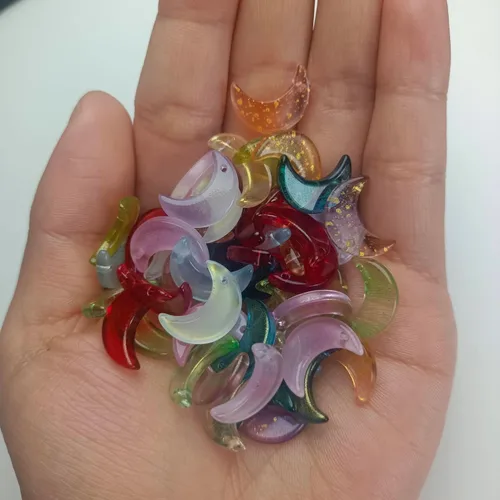Vista 7 de LUBINGSHINE 100 colgantes de luna de cristal coloridos, dijes de lunas colgantes para hacer joyas y accesorios de manualidades (luna), Vidrio, No es