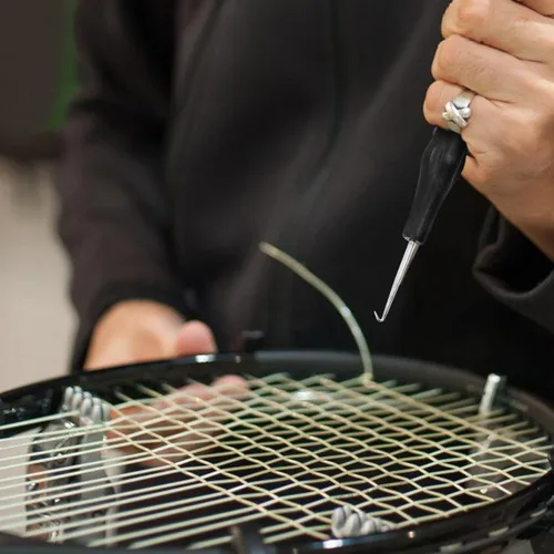 Vista 3 de POPETPOP Máquina herramienta de cuerda de bádminton con gancho duradero de 5.03 pulgadas, equipo de encordado de raqueta para un agarre preciso