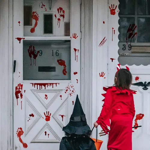 Vista 8 de Calcomanías de pared de huellas de manos sangrientas de Halloween, calcomanías de pared para decoración de fiesta de Halloween, decoración