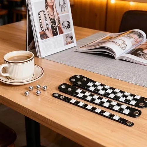 Vista 6 de Juego de 3 pulseras de cuero con remache cuadrado de tablero de ajedrez blanco y negro - Pulsera unisex estilo punk