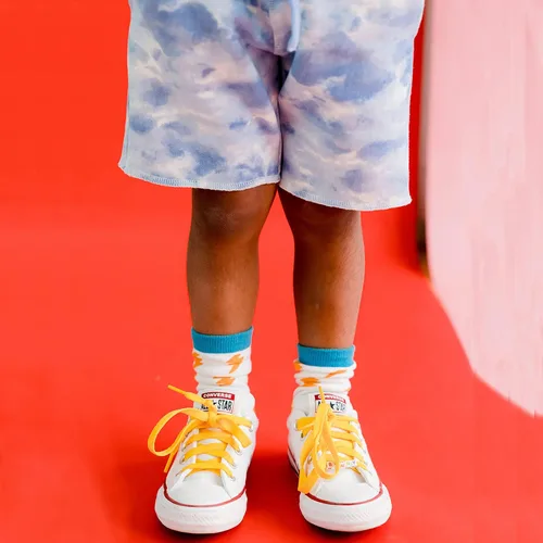 Vista 2 de Mightly Pantalones cortos hasta la rodilla para niños y niñas Ropa de algodón orgánico para niños y niñas, nube azul, 5, Nube azul