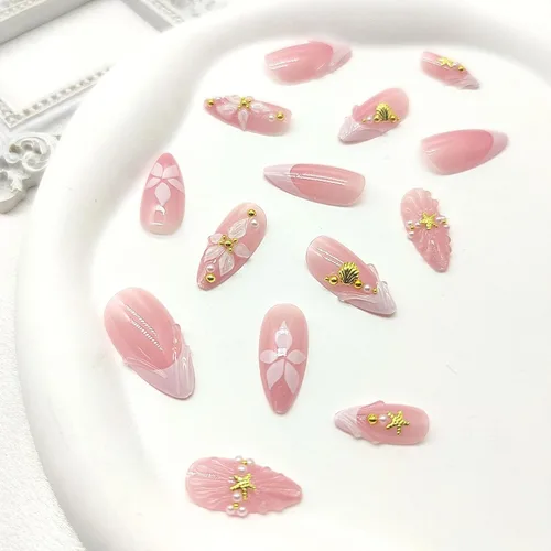 Vista 4 de Uñas postizas a presión con punta francesa, uñas postizas medianas con flores 3D, concha de perla, diseño de estrellas de mar, uñas blancas a