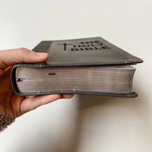 Vista 6 de Biblia de Leathersoft NIV con letras a mano y grabadas con láser, grabado personalizado con nombre disponible, regalo personalizado para bodas