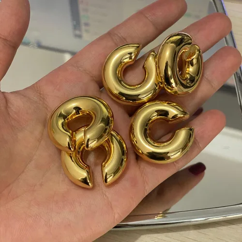 Vista 2 de Aretes de oro para mujer, sin perforación, aretes gruesos de 18 quilates, redondos, de gran tamaño, con clip A-One Pack Oreja Oro