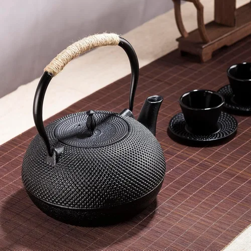 Vista 6 de Tetera grande de hierro fundido, tetera japonesa Tetsubin para estufa, tetera de hierro fundido con infusor de acero inoxidable para té suelto e
