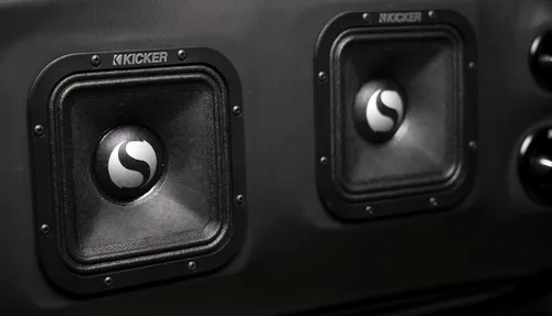 Vista 10 de KICKER 49ST7MR4 7" Street Series Square Mid-Bass, par, 4ohm