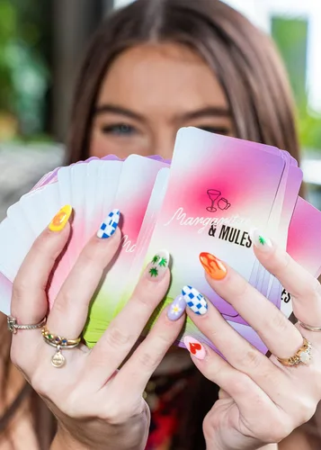 Vista 6 de Margaritas & Mules: Juego de cartas para beber para niñas Juego de despedida de soltera para adultos