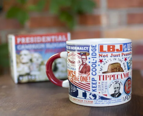 Vista 4 de Taza de café con eslogan presidencial, de "Tippecanoe and Tyler Too" a "Yes We Can", viene en una divertida caja de regalo, 12 onzas