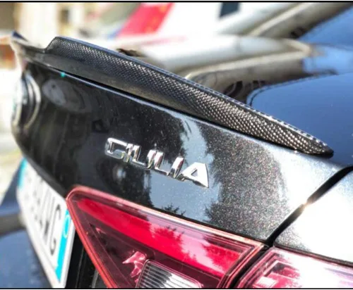 Vista 5 de YIWANG Alerón de fibra de carbono para tapa de maletero de coche para Alfa Romeo Giulia 2015 2016 2017 2018 2019