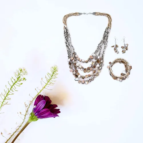 Vista 8 de Beaded Necklace, Earrings and Bracelet Jewelry Set for Women Beige