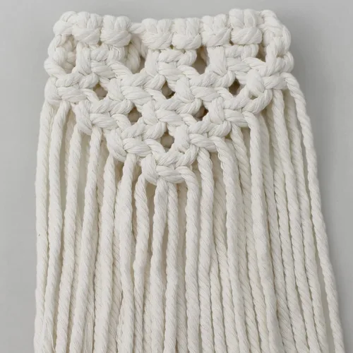 Vista 3 de Lillian Rose Cubierta de botella de macramé atada a mano para decoración de bodas o del hogar
