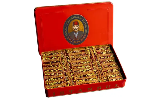 Vista 21 de Hafiz Mustafa 1864 Istanbul Baklava - Caja de pastelería - Bocadillos de postre de Baklava horneados hechos de hojas de masa filo fresca, pistacho