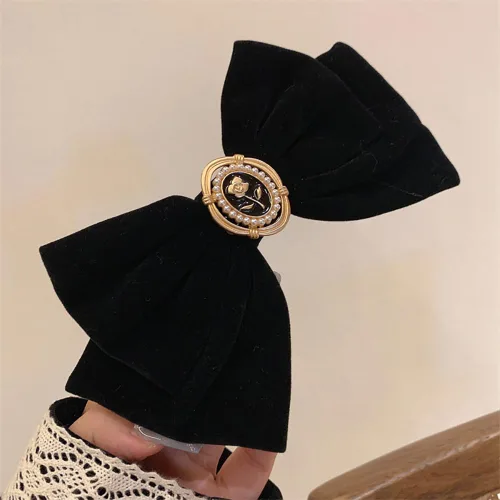 Vista 5 de 2 lazos de terciopelo para el cabello, clips de cinta negra, bonito clip de pico de pato, diseño elegante de perlas rosas, para cabello largo