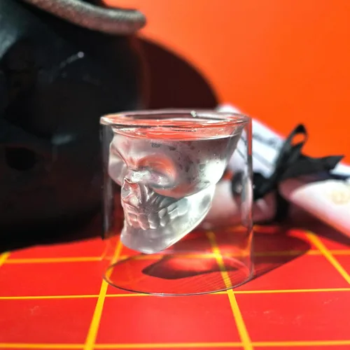 Vista 6 de Vaso de chupito de vidrio en forma de calavera Fred & Friends., DOOMED calavera de cristal, N/A, DOOMED