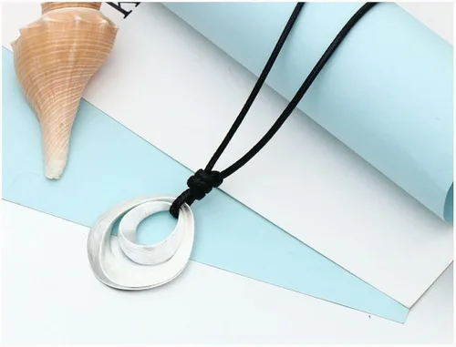 Vista 3 de HONGYE Waterdrop cepillado collar colgante para mujer