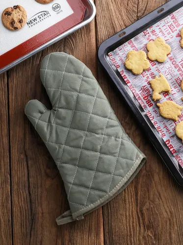 Vista 4 de New Star Foodservice Guantes de horno con defensa adicional, hasta 400 F, juego de 2 (oliva (ignífugo), 13 pulgadas (juego de 2))